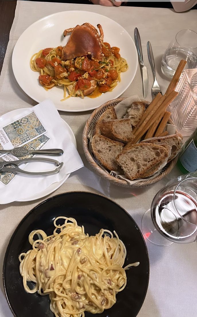 Spaghetti with whole crab, Milan